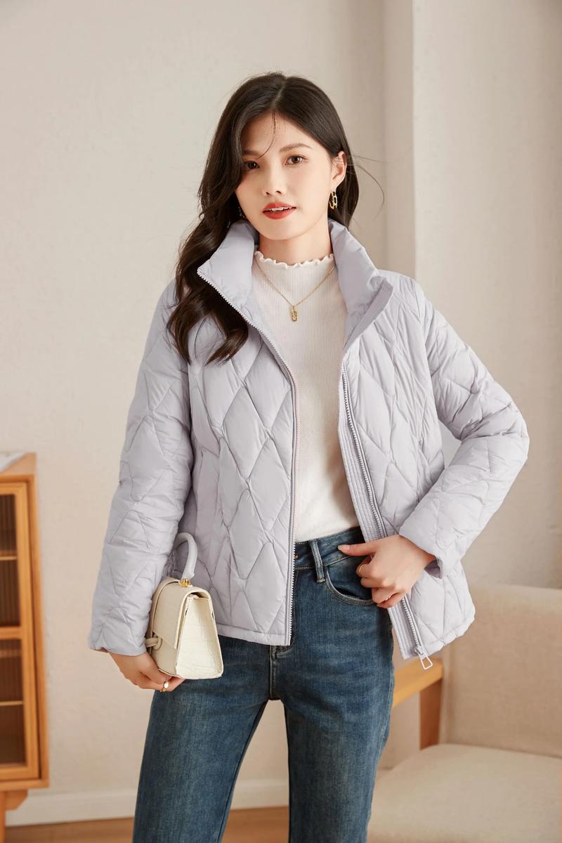 时装短款羽绒服怎么搭配