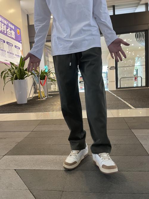 宽腿裤子怎么搭配鞋子男