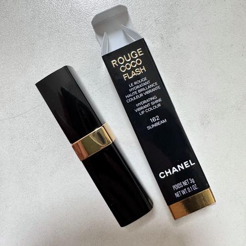 可可小姐最新口红广告