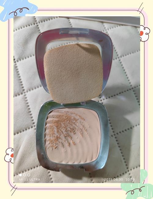 最新欧莱雅粉饼