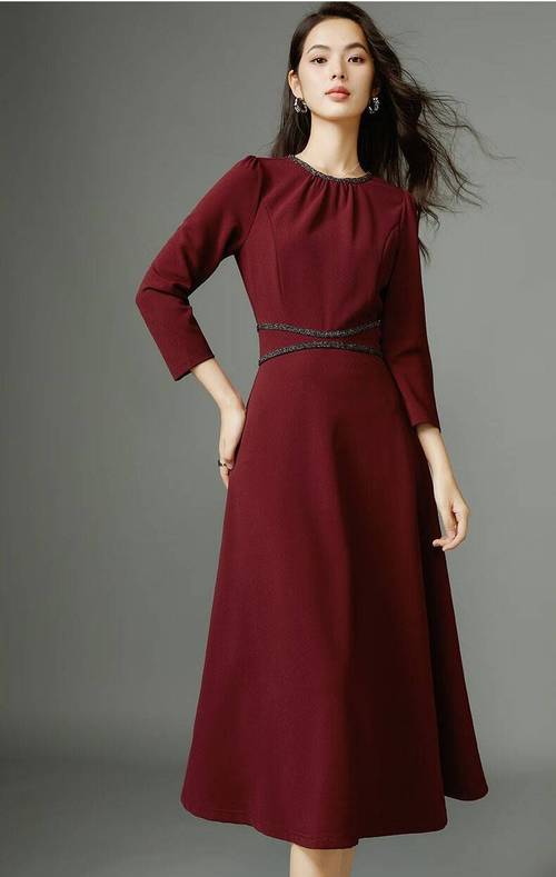 大红色下裙怎么搭配