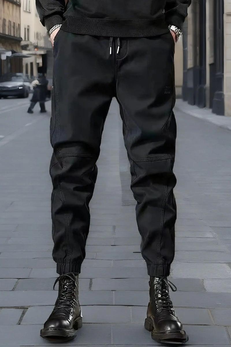 男士黑色束脚裤怎么搭配衣服