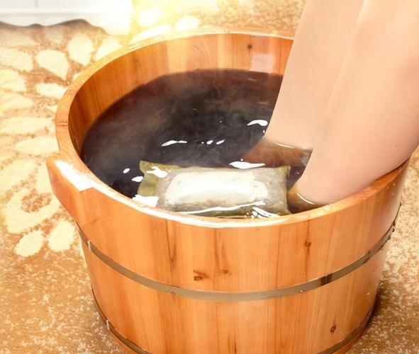 女性用什么泡脚最好