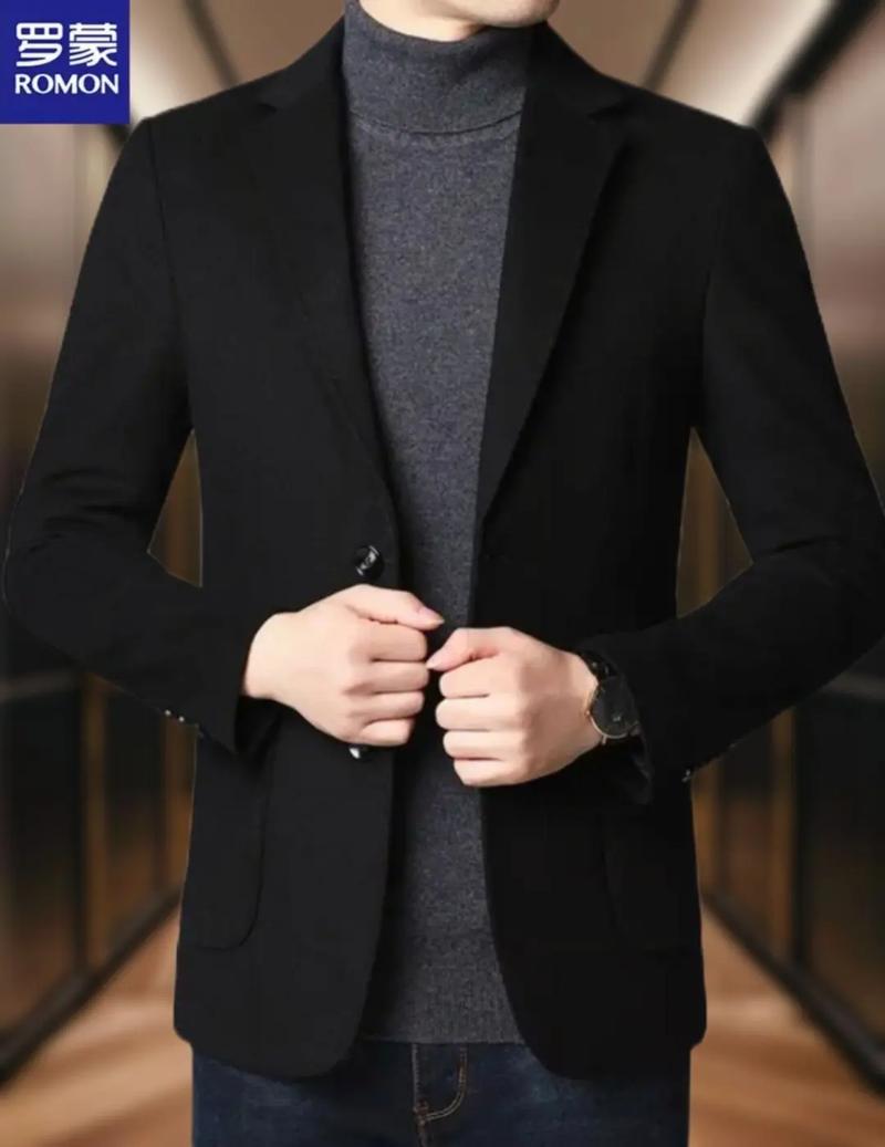 男生黑色羊毛大衣怎么搭配好看