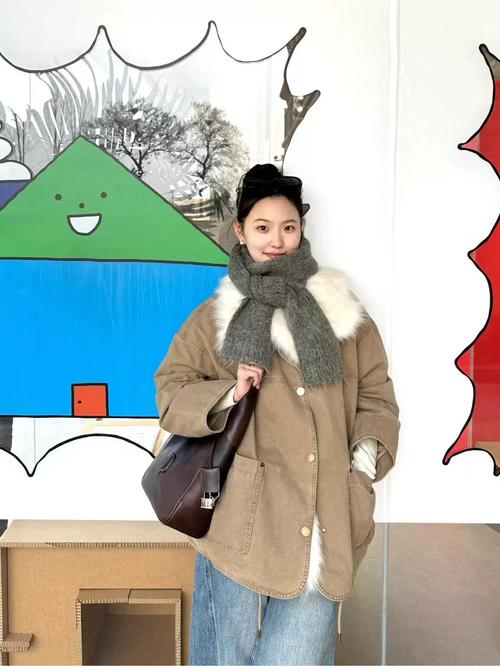 卡其派克服怎么搭配