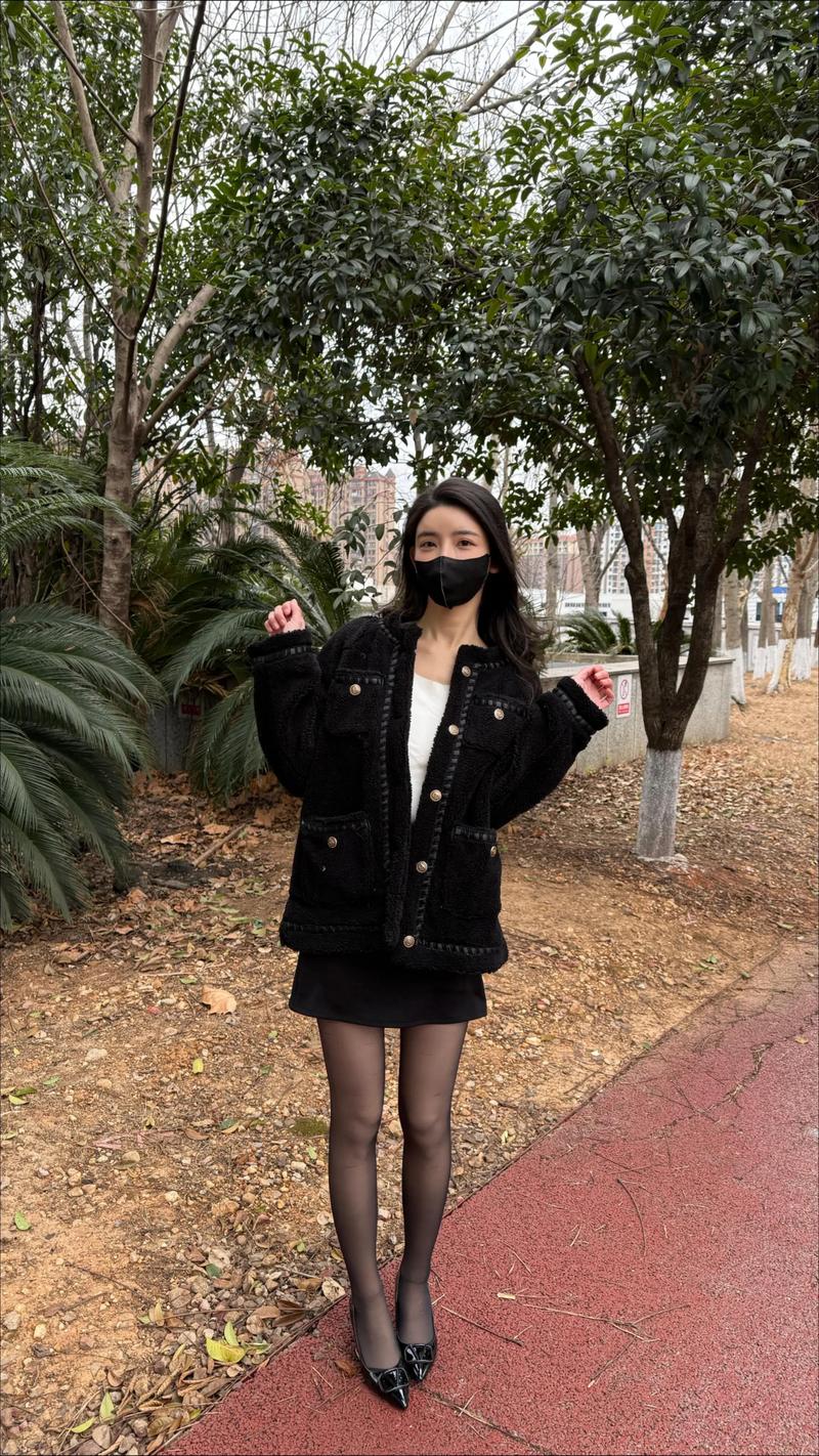 18岁女孩怎么样搭配衣服