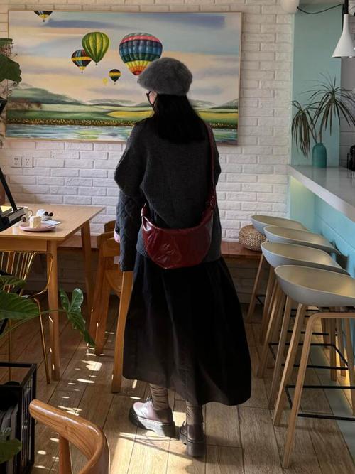 小个子黑色半身裙怎么搭配图片