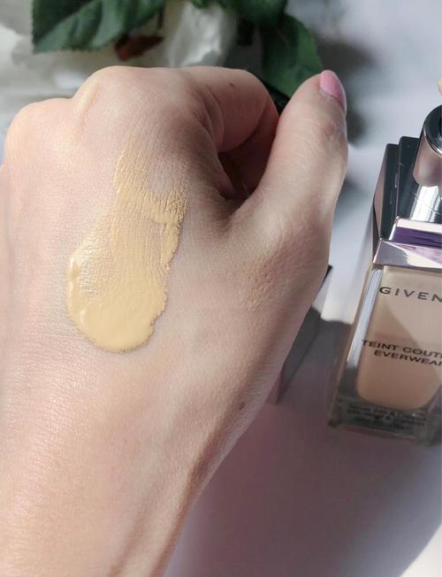 纪梵希最新款粉底