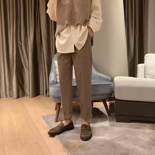 棕色裤子配什么颜色鞋