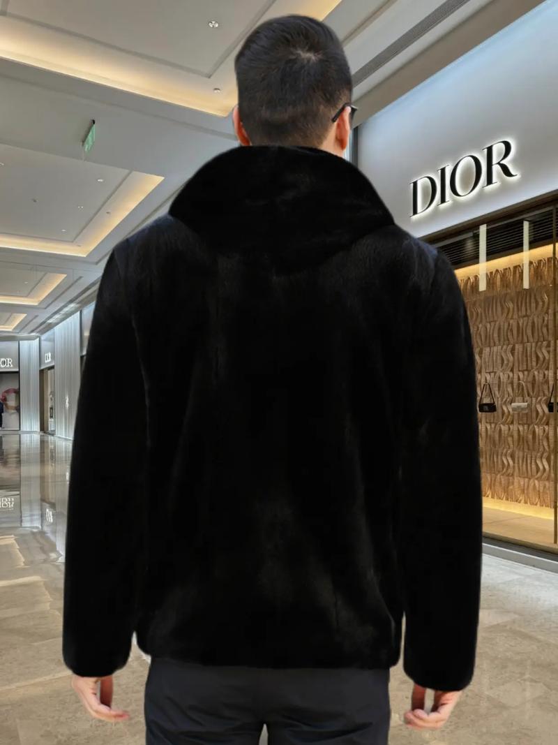 黑色貂皮短款男士怎么搭配好看点