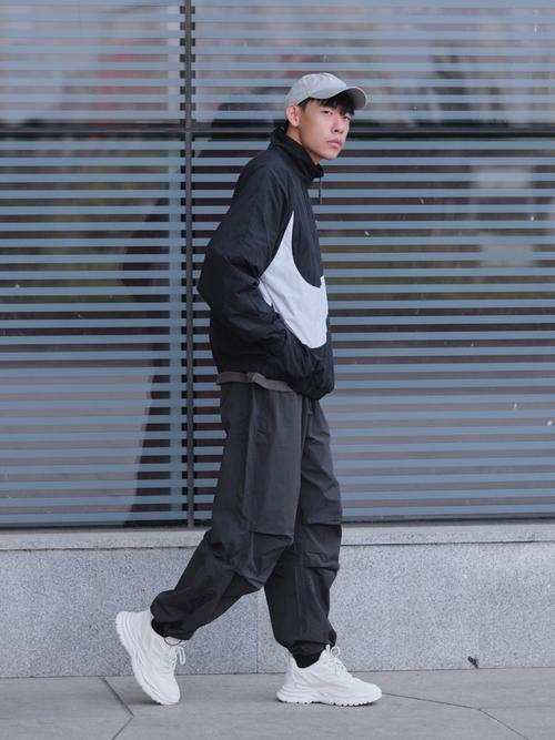 冬天白色老爹鞋怎么搭配衣服男