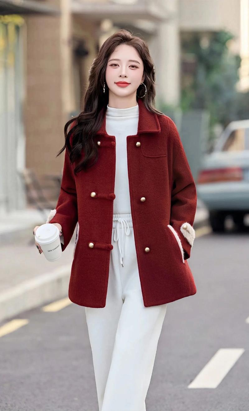 红色呢子外套怎么搭配好看
