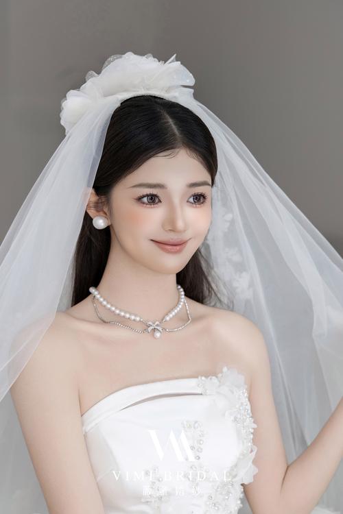 时尚新娘造型白纱最新