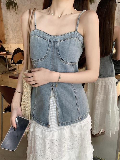 吊带牛仔背心怎么搭配图片