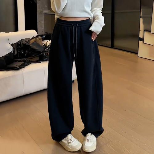 黑色卫裤配什么鞋子