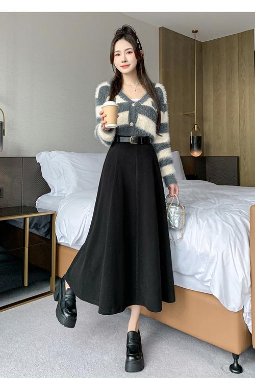 秋冬长裙怎么样搭配衣服