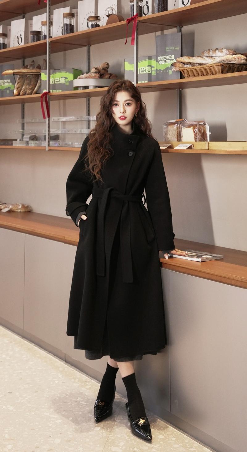 黑色长呢大衣怎么搭配图片大全