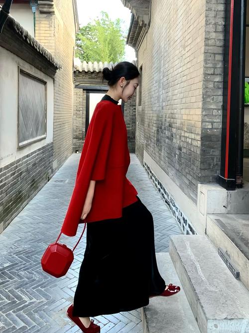 红短大衣怎么搭配图片大全