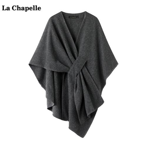 红灰色围巾怎么搭配衣服好看吗