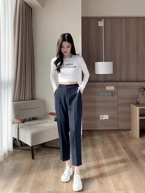 女士西裤配什么鞋子