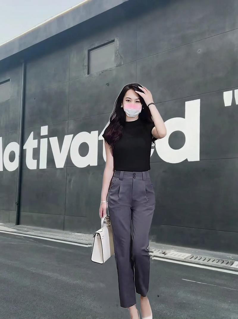 女士西裤配什么鞋子