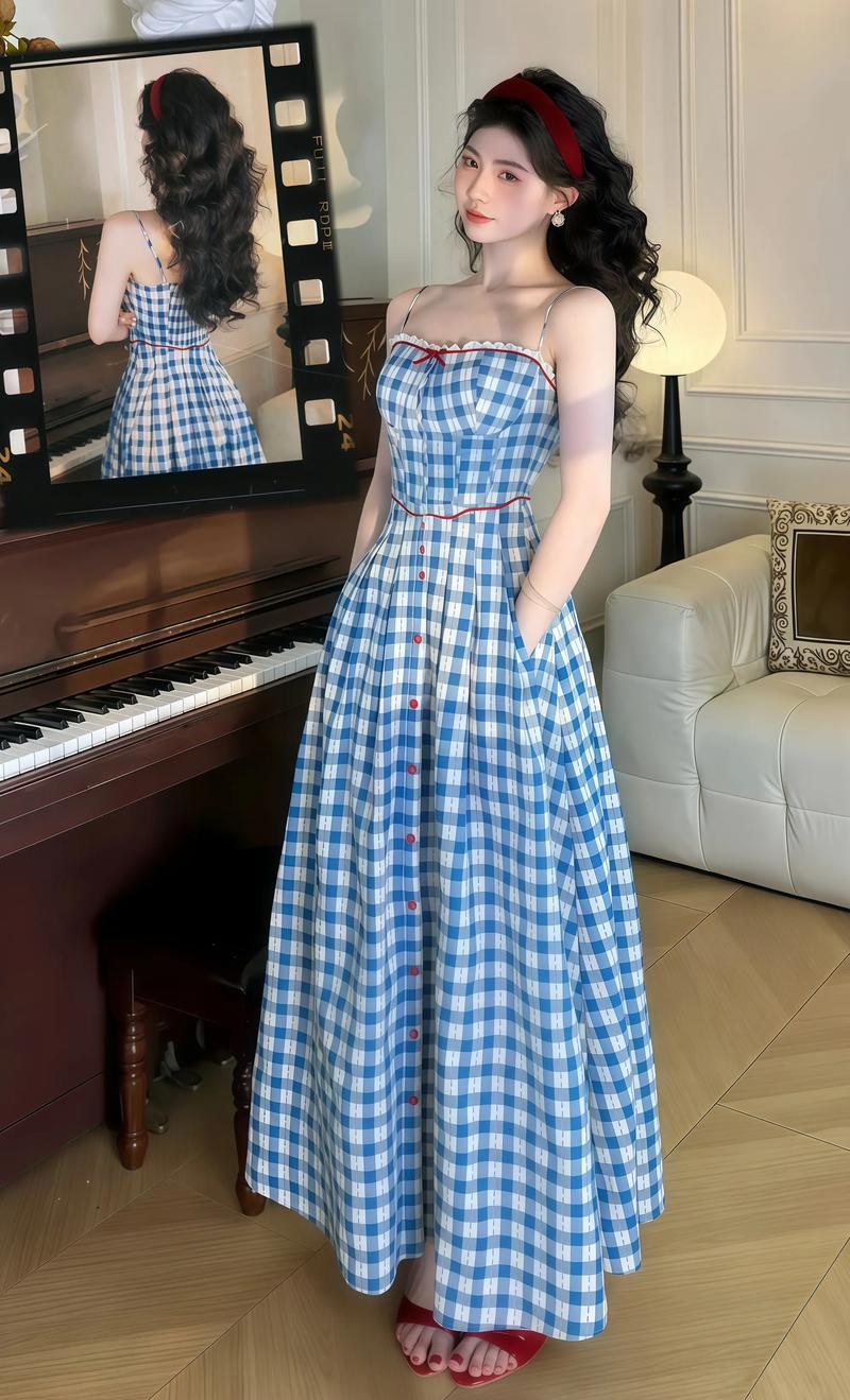 夏天格子长裙怎么搭配