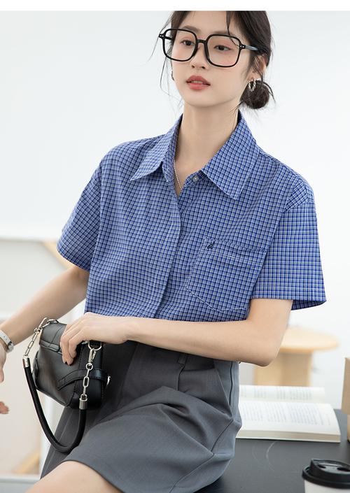 蓝色短衬衫怎么搭配图片