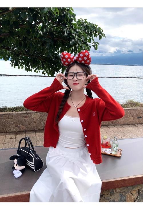 红色韩版毛衣怎么搭配图片