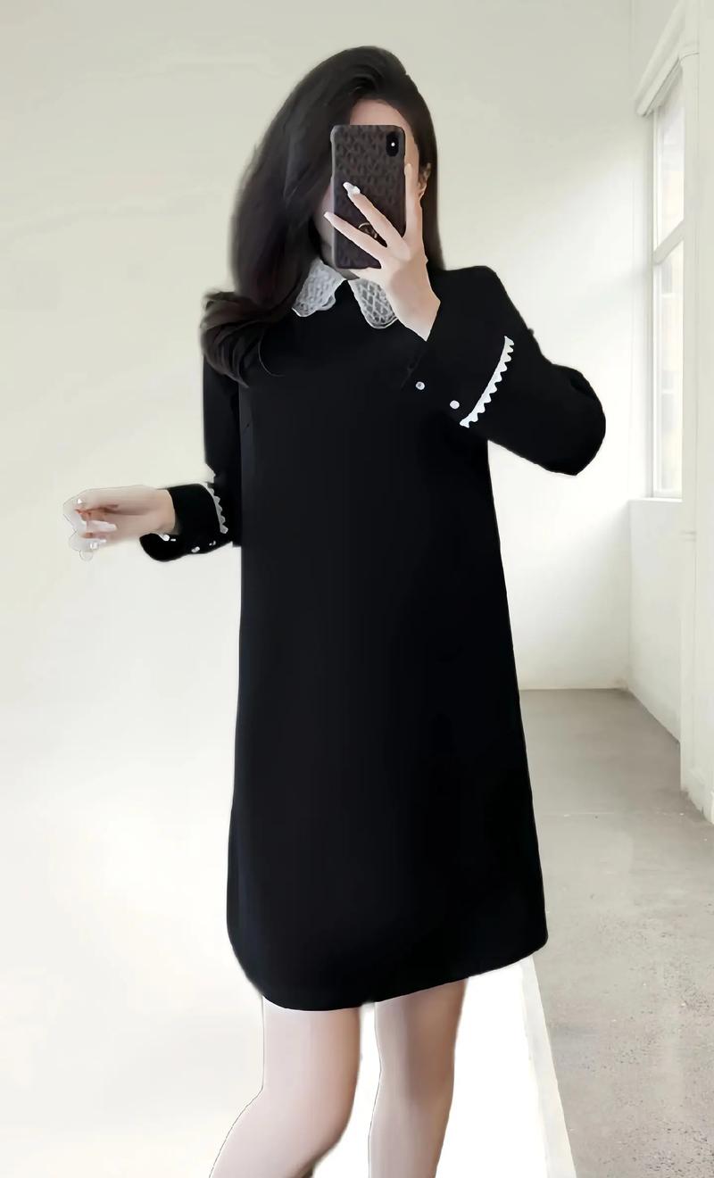 娃娃领连衣裙怎么搭配什么领子的大衣