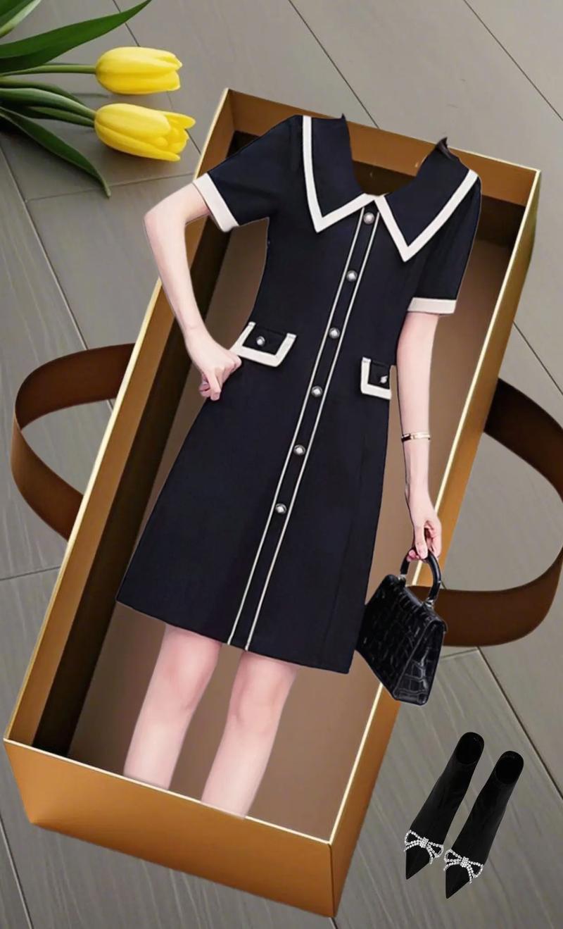 娃娃领连衣裙怎么搭配什么领子的大衣