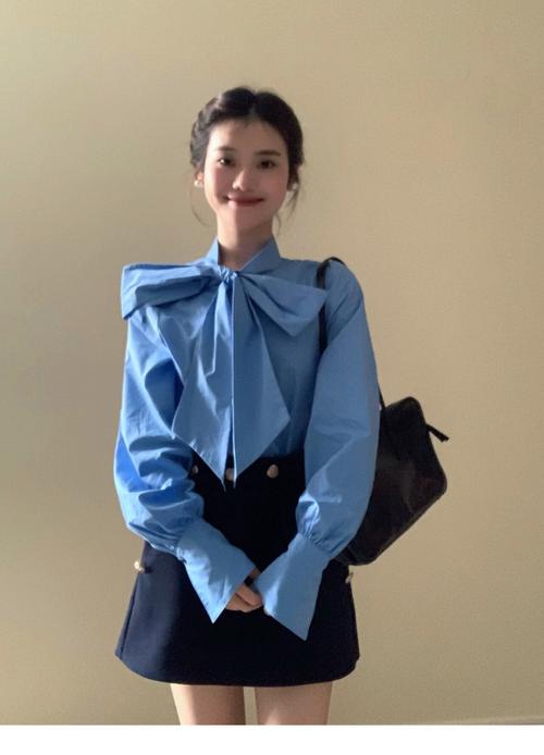 灯笼袖衬衣怎么搭配外套