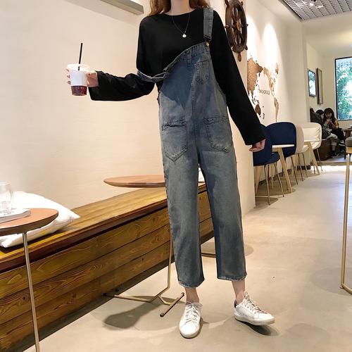 冬天穿牛仔背带裤怎么搭配什么外套好看吗