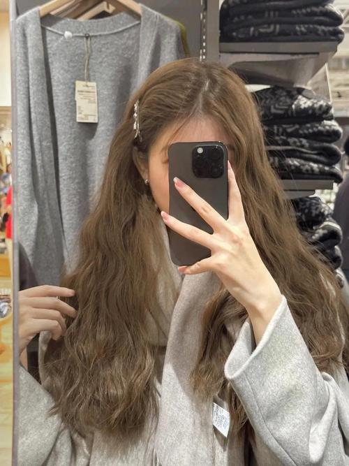 粉棕色头发怎么搭配