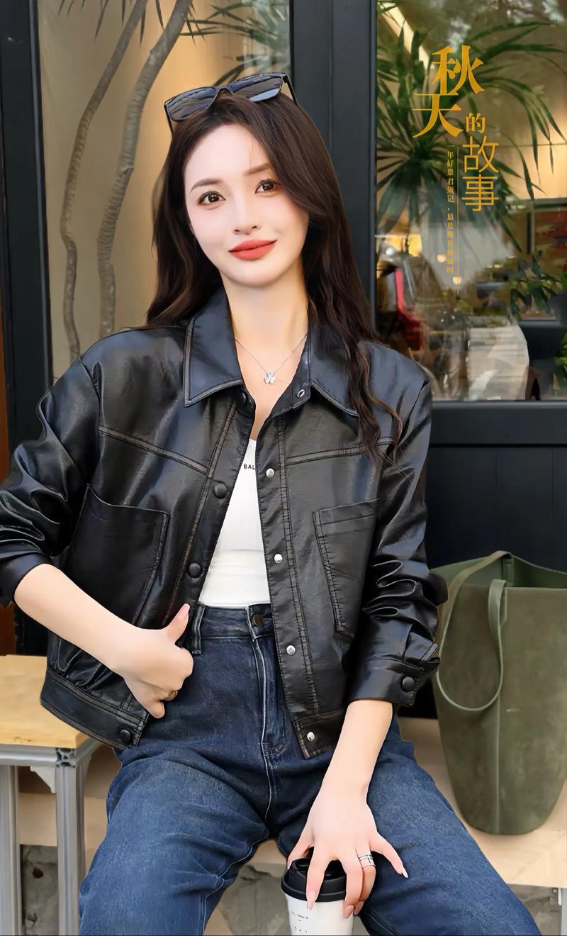 皮衣服女款里面怎么搭配