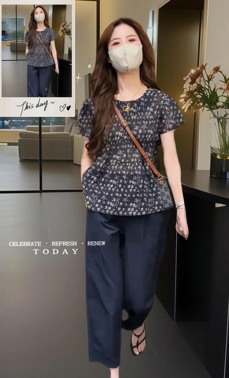 小款上衣怎么搭配裤子好看