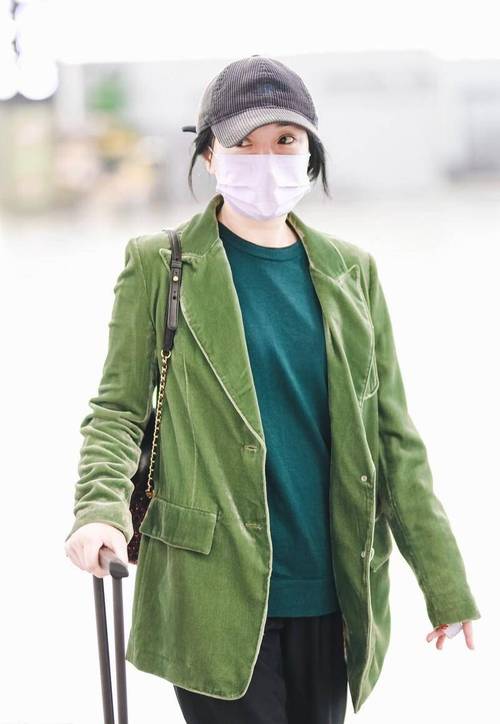 墨绿色衬衫裙怎么搭配外套