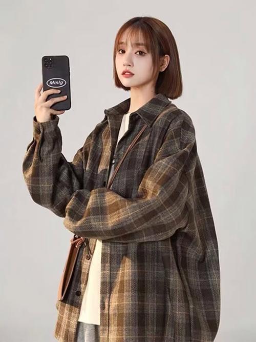 毛呢格子衬衣外套怎么搭配什么裤子