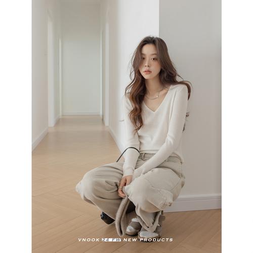 v领毛衣里内搭什么