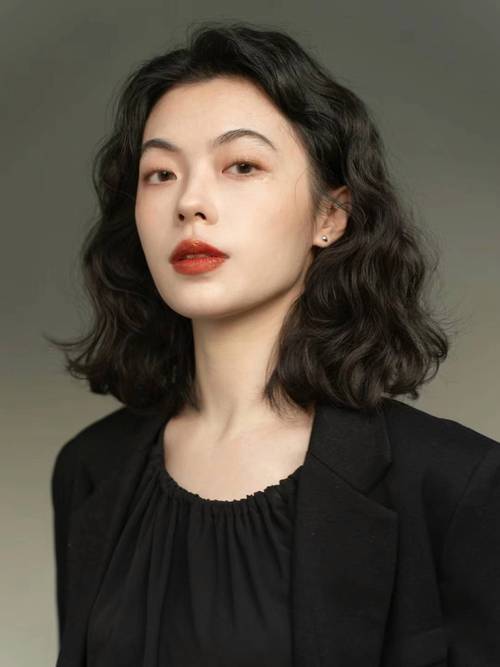 方脸适合什么刘海发型