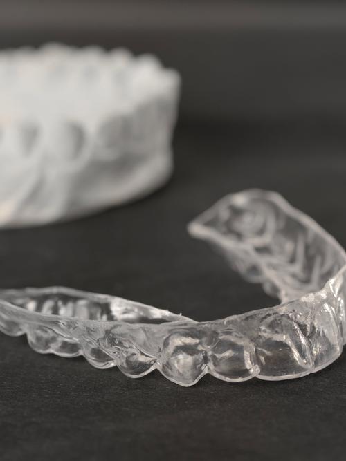 隐形义齿是什么