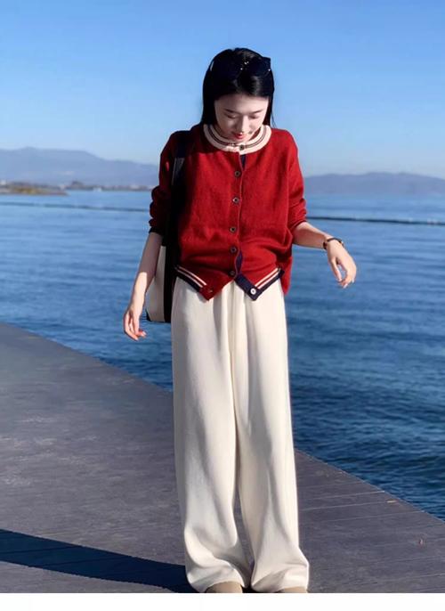 宽松的毛衣开衫外套怎么搭配图片