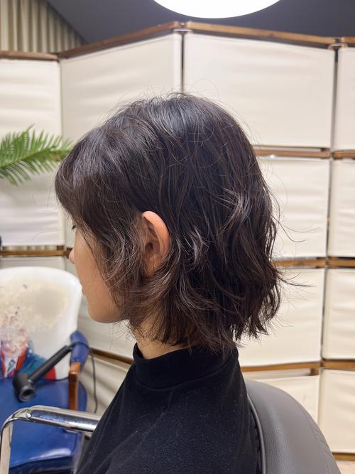 头发为什么会翘起来