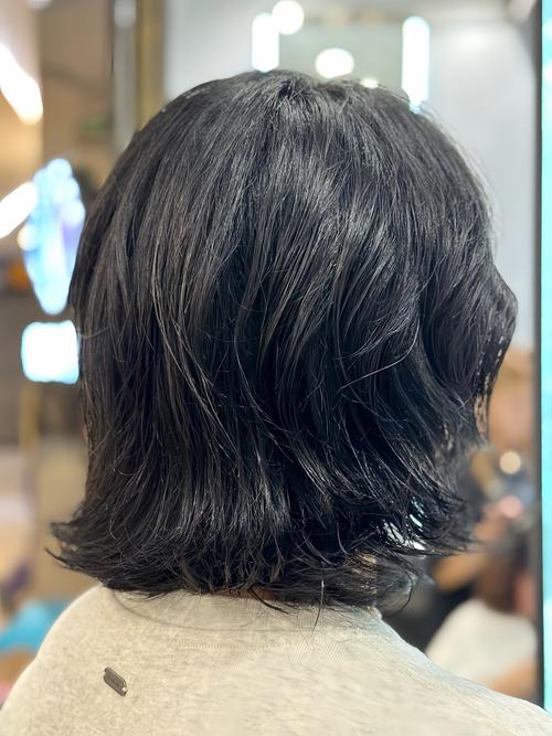 头发为什么会翘起来