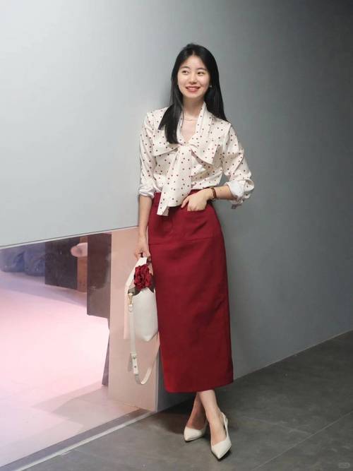 亮红色怎么搭配衣服图片