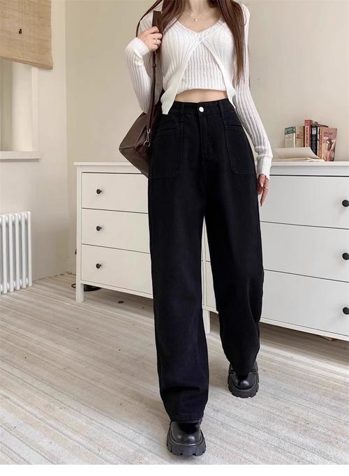 很宽松的裤子怎么搭配