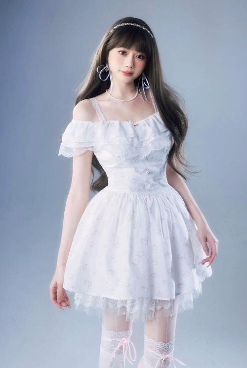 蓬蓬裙连衣裙怎么搭配外套