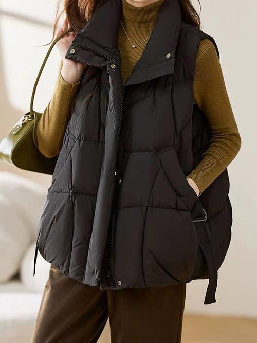 黑色马甲羽绒服怎么搭配图片