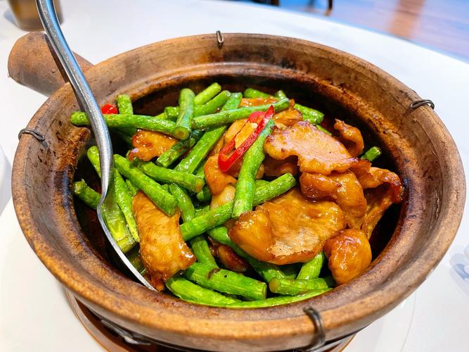 炖牛肉加什么料