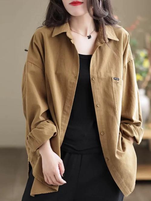 卡其色长袖衬衫怎么搭配外套好看