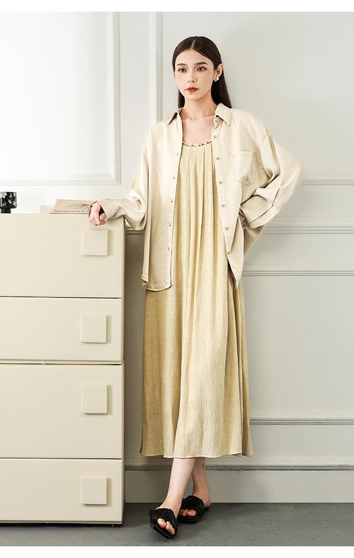 米色长款衬衣怎么搭配图片